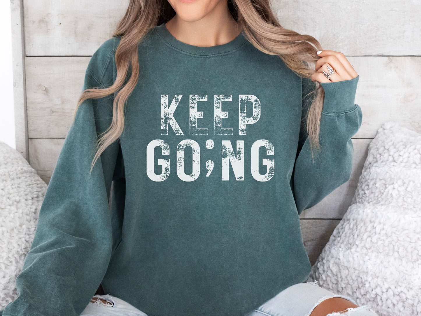 Comfort Colors Sweatshirt - "Keep Going" - Motivational Apparel for Everyday Inspiration