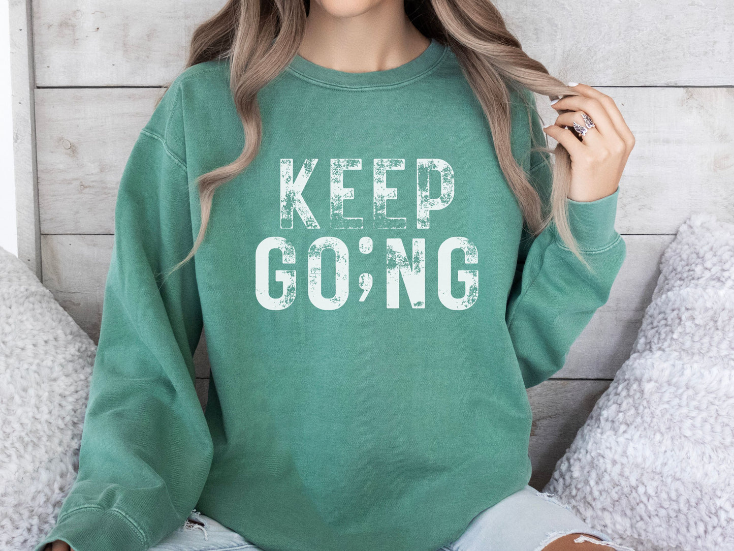 Comfort Colors Sweatshirt - "Keep Going" - Motivational Apparel for Everyday Inspiration
